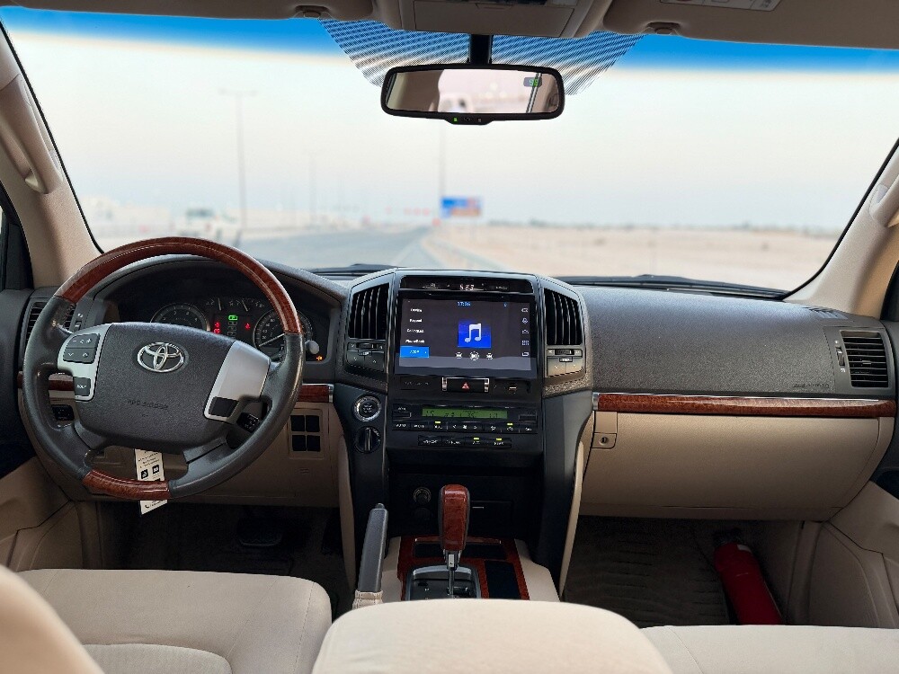Toyota land cruiser gxr - 8