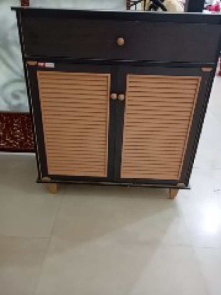 خزانة أحذية بحالة ممتازة - 4