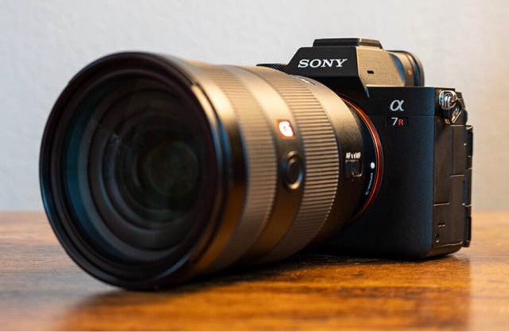 FOR SALE: Sony A7R V + Premium Lens - 1