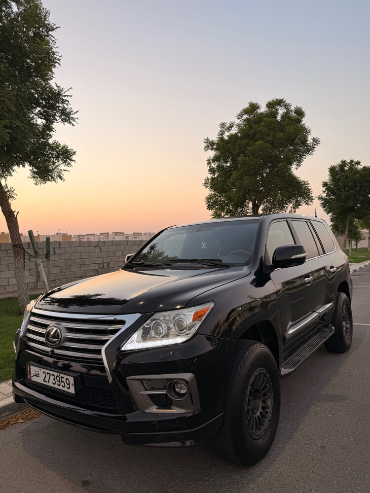 LX570 V8 - 4
