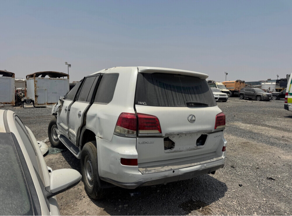 Lexus Lx570 scrap - 1