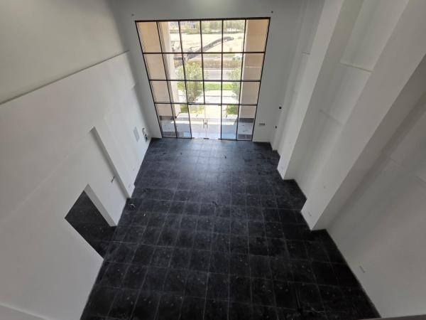 Fully Fitted Shop | Prime Fox Hills - 3