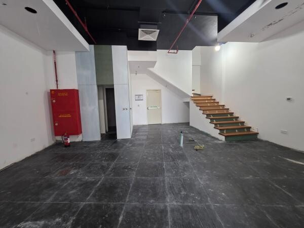 Fully Fitted Shop | Prime Fox Hills - 4