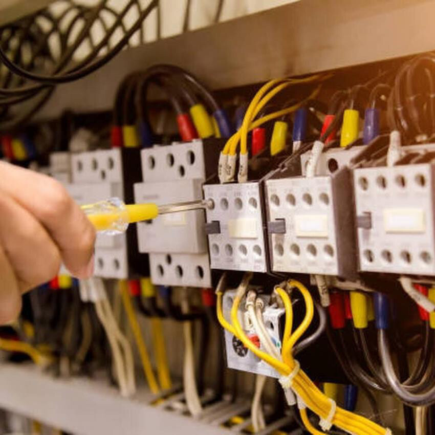 خدمة صيانة الكهرباء والسباكة - 6