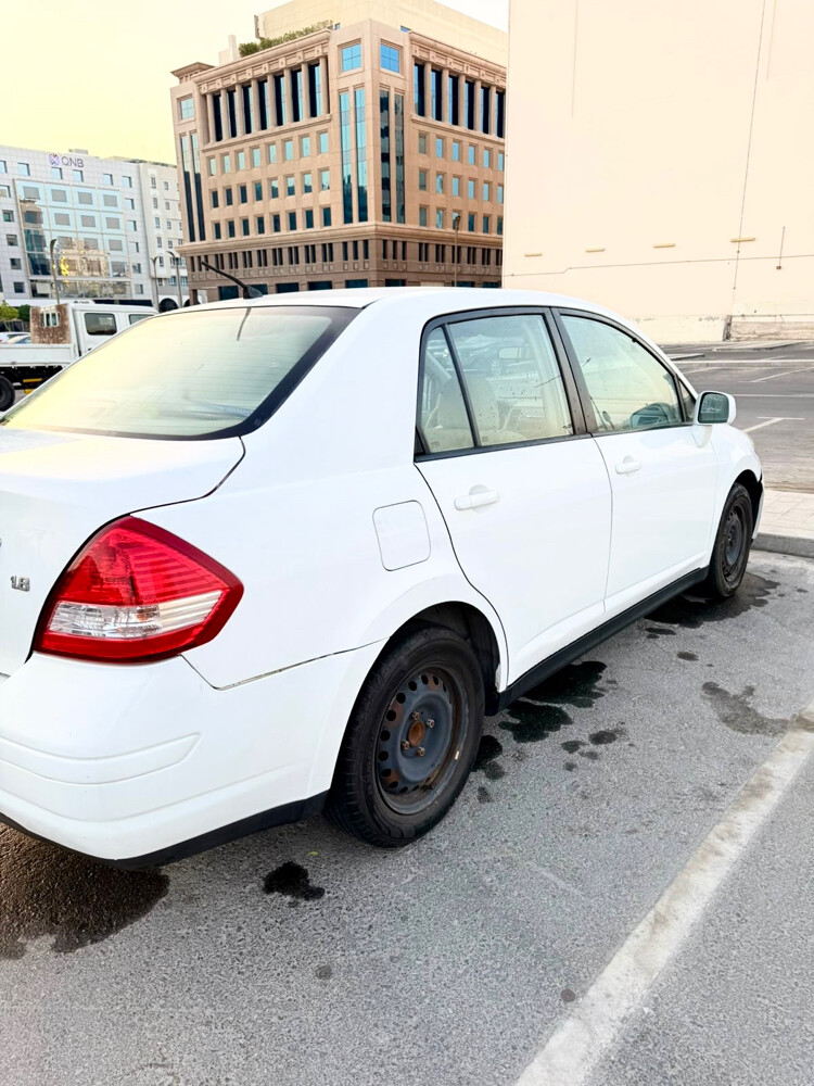 Nissan Tiida 2011 - 5