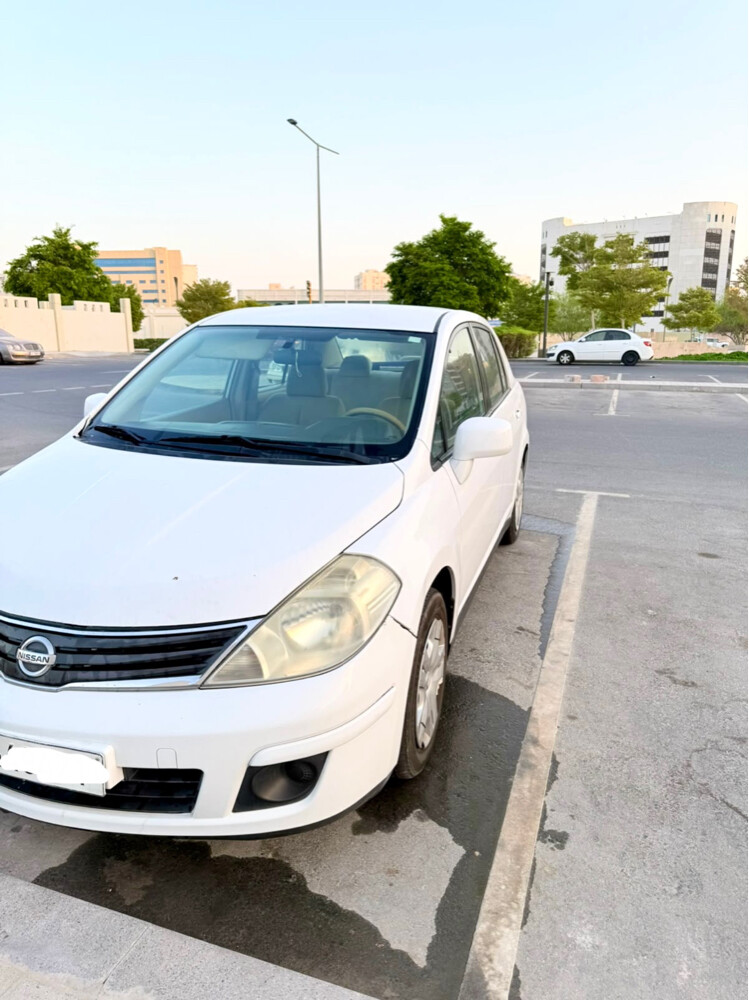 Nissan Tiida 2011 - 4