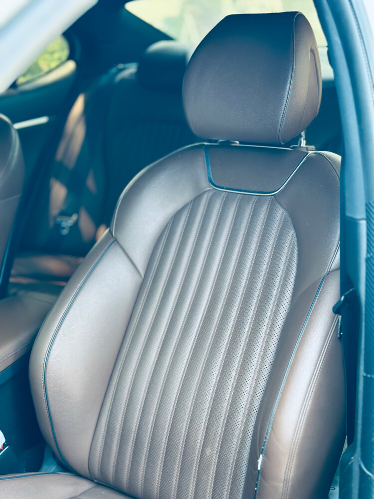 Genesis G70 2019 - 14