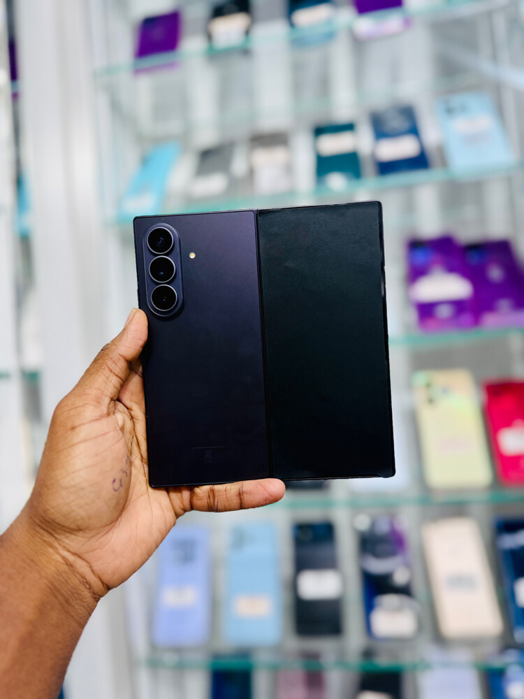 Samsung Galaxy Z Fold 8 Ultra  - 4