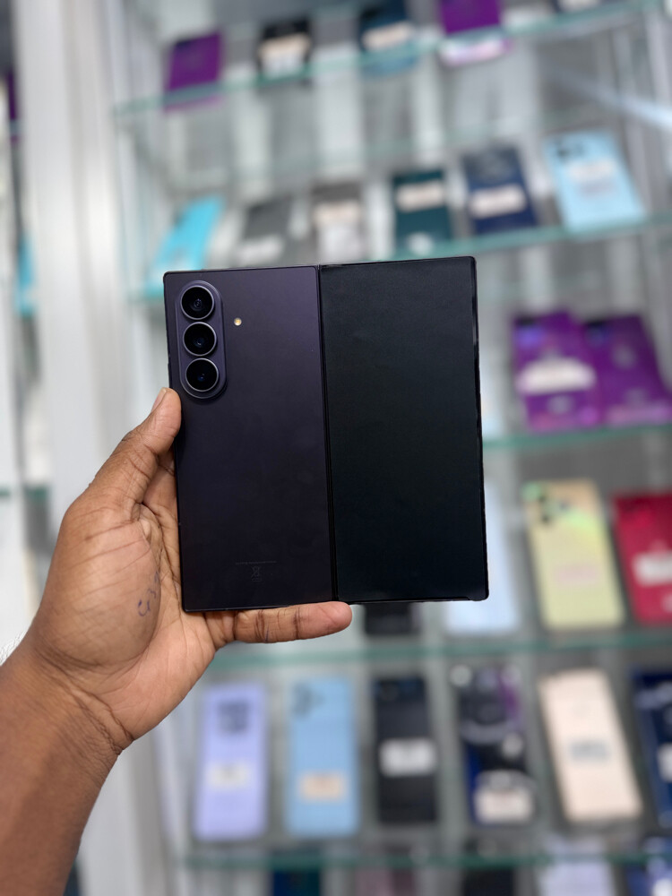 Samsung Galaxy Z Fold 8 Ultra  - 3