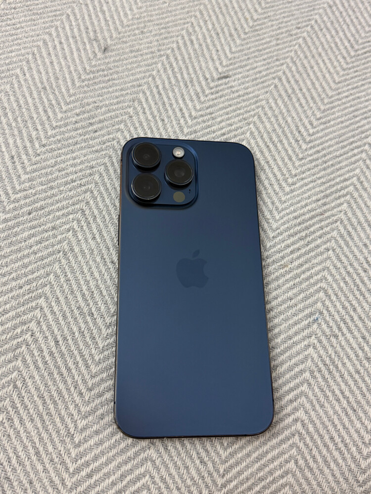 iPhone 15 pro max navy 256GB - 1