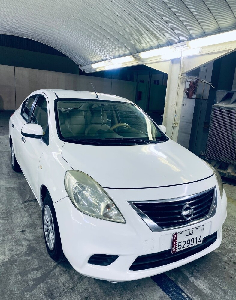 Nissan sunny 2013    70430765 - 3