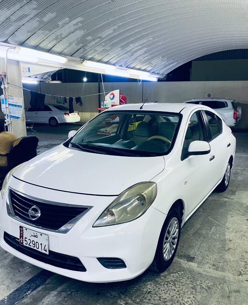 Nissan sunny 2013    70430765 - 4