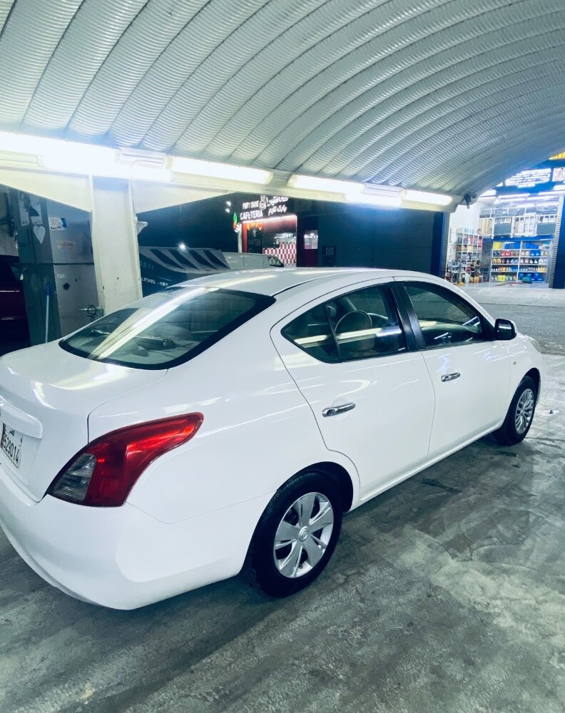Nissan sunny 2013    70430765 - 7