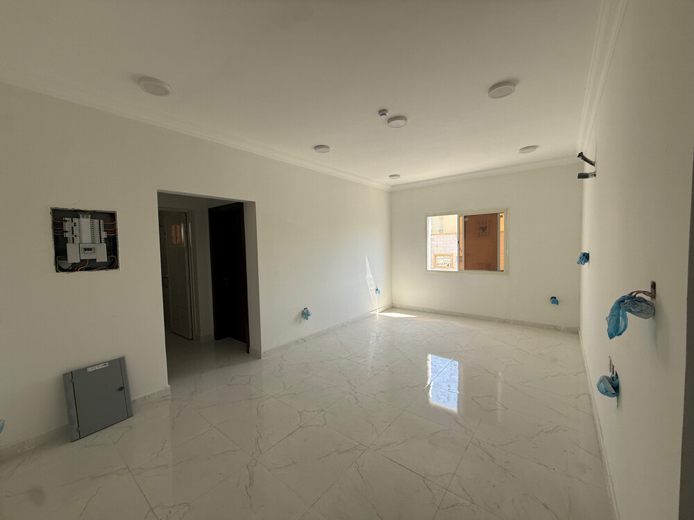 بنايةجديدة للبيع بمدينة خليفة569م - 3