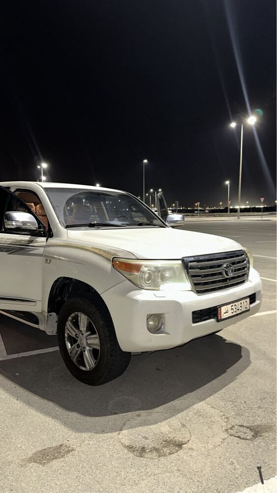 Toyota Land Cruiser VXR 5.7 - 7