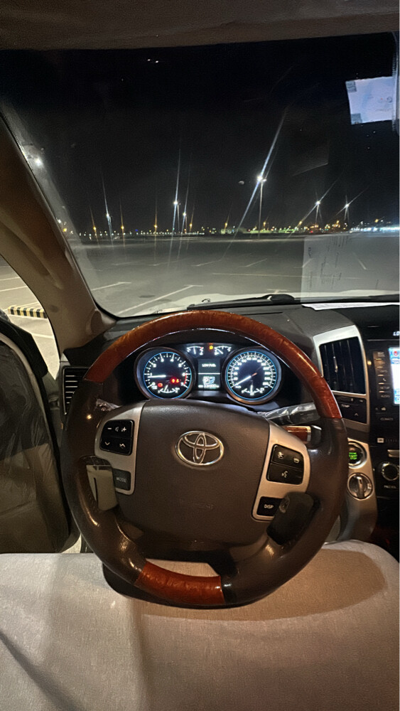 Toyota Land Cruiser VXR 5.7 - 2