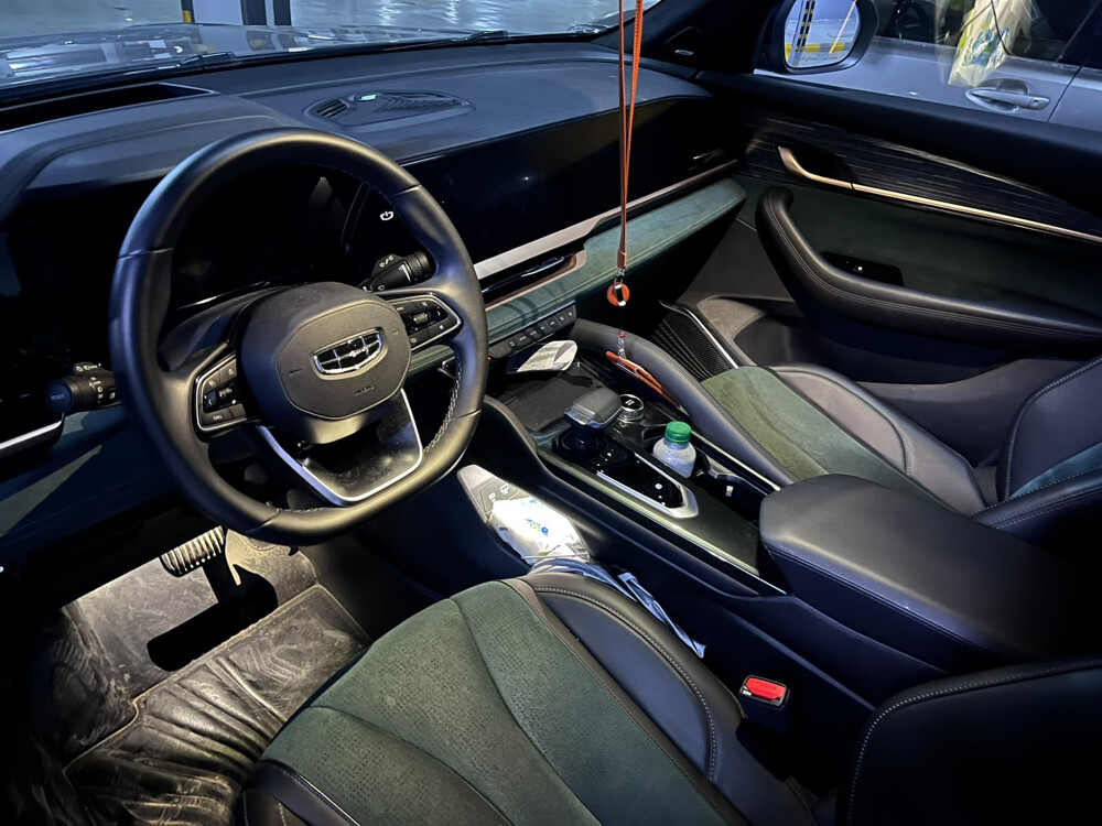 Geely Monjaro 2023 - like new - 2