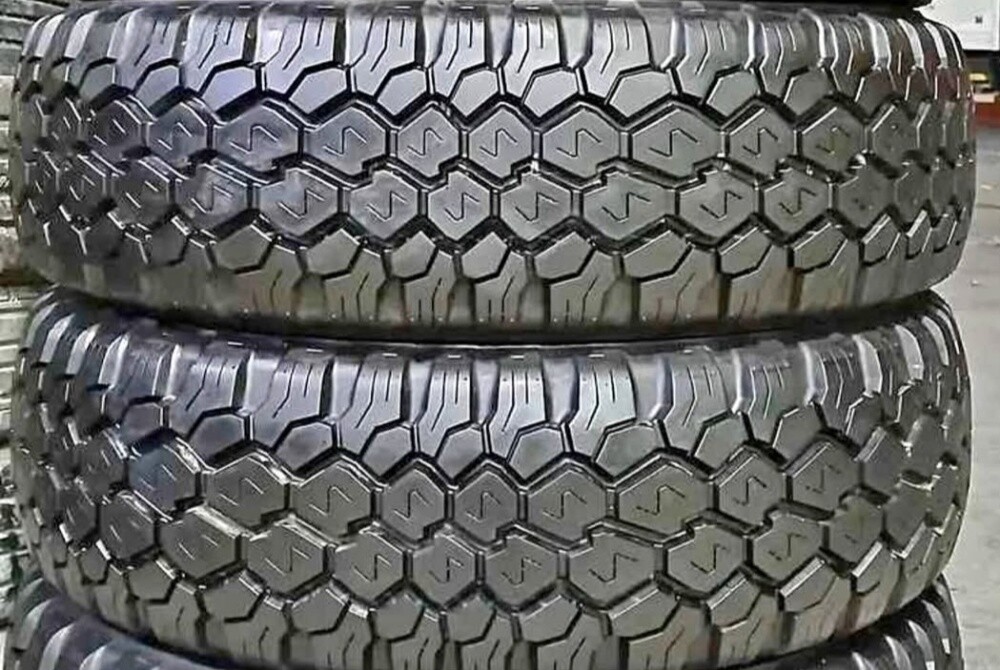 245/75/17"Dunlop tyre - 1