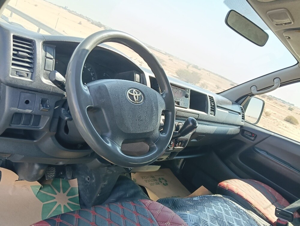 Toyota hiece 2014 - 10