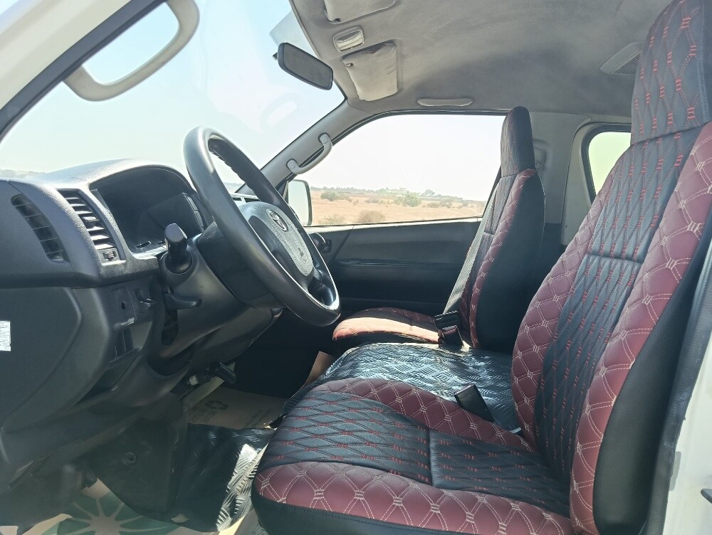 Toyota hiece 2014 - 9