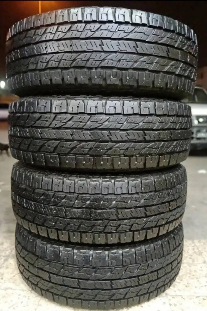 285/70/17"yokohama tyre - 2