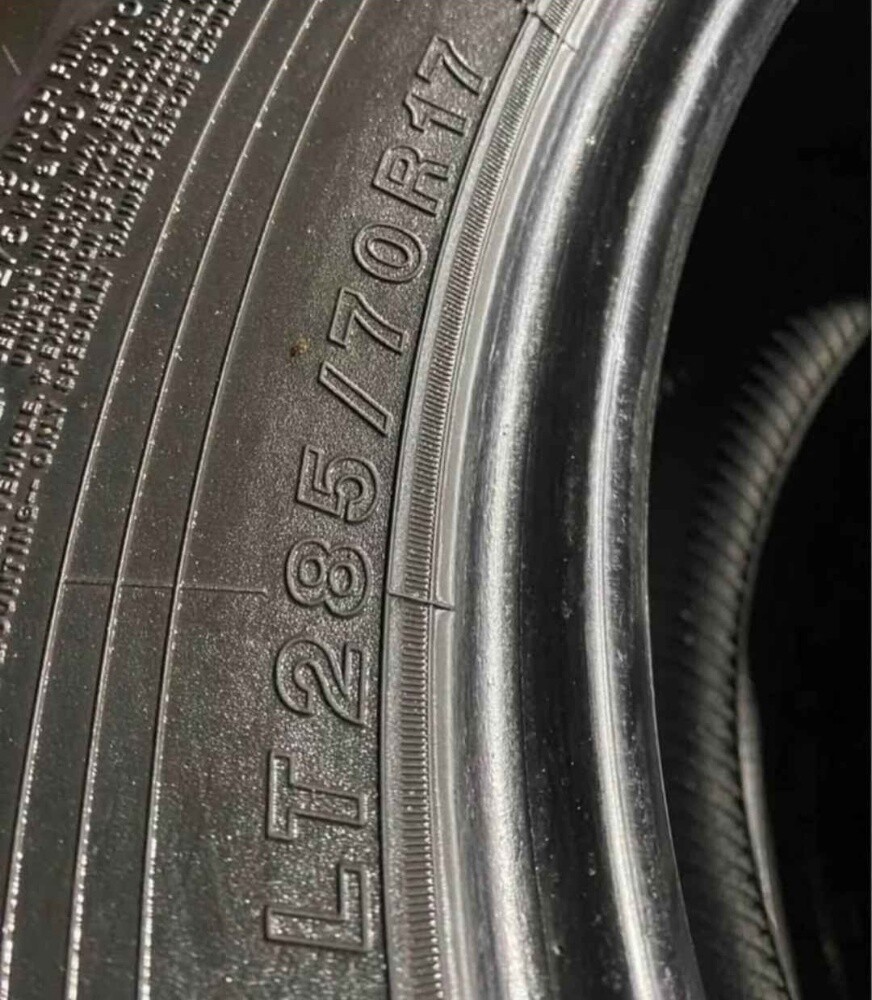285/70/17"yokohama tyre - 3