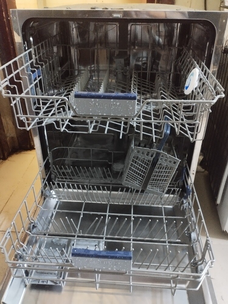 Samsung Dishwasher For sale Clean - 2