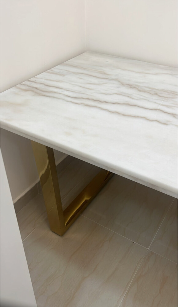 Dining table with 6 marble chairs - 1