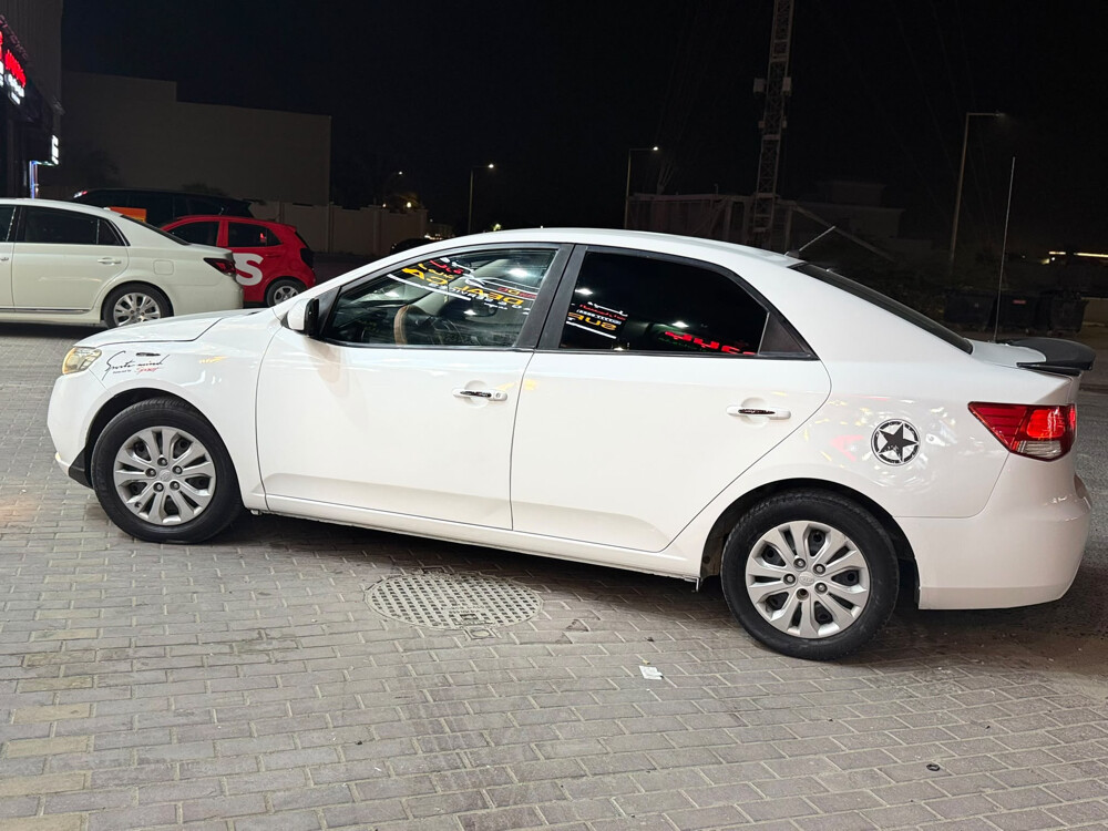 cerato 2013 clean car new condition - 2