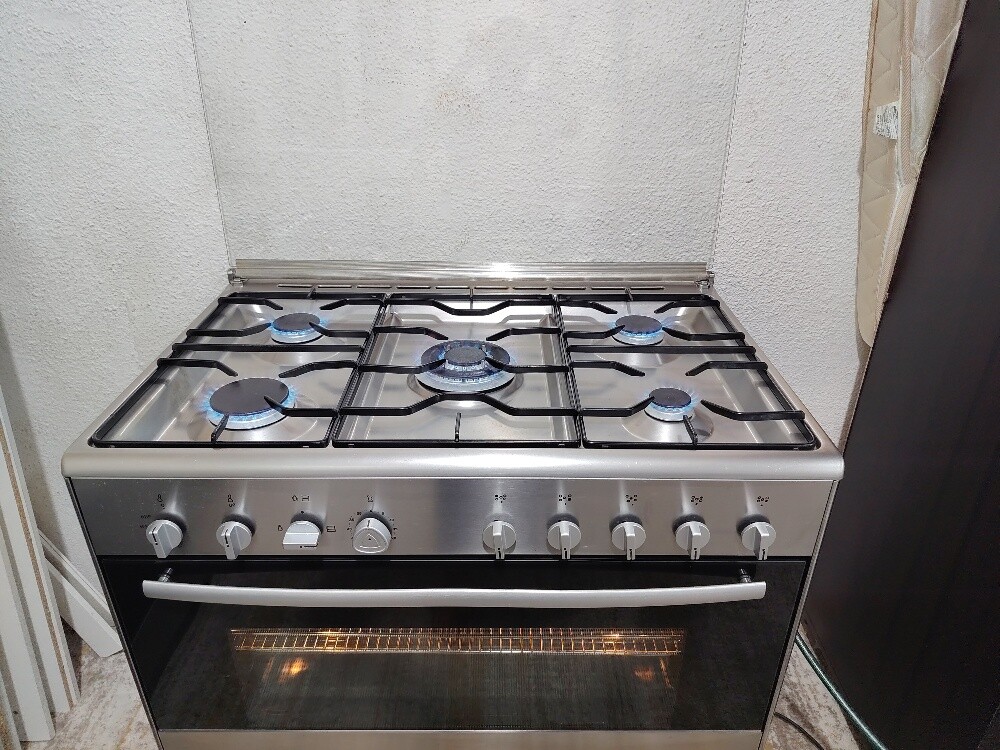 italian LG GAS Stove Sale - 3