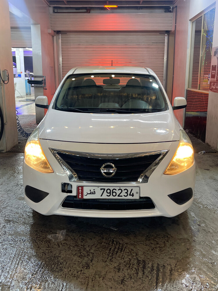 Nissan Sunny - 1