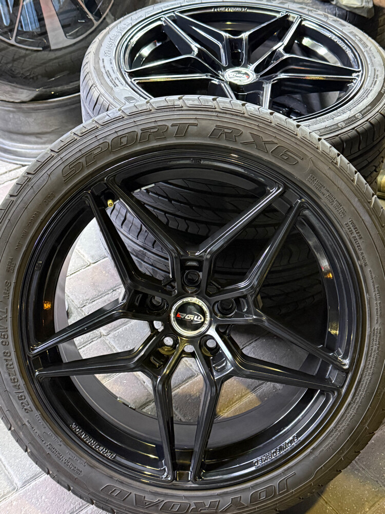 Original Racing Rim & Tyre - 1