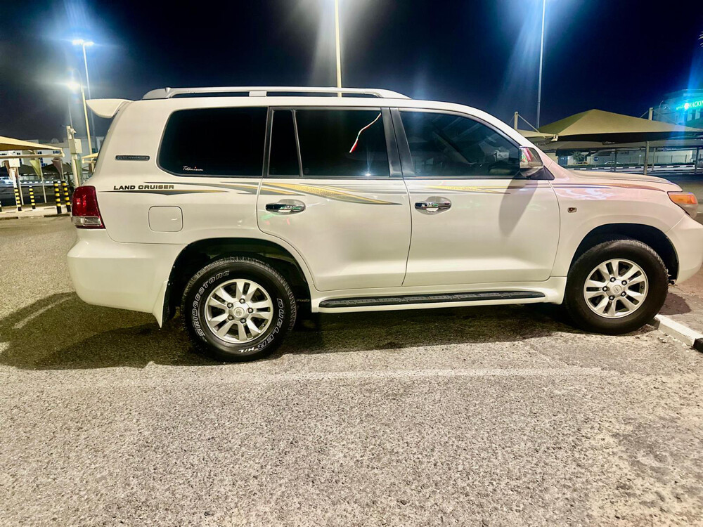 Land Cruiser 2011 model - 4