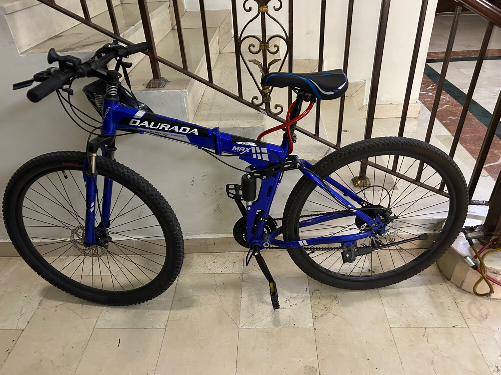 New Condition folding xl 29.5” - 4