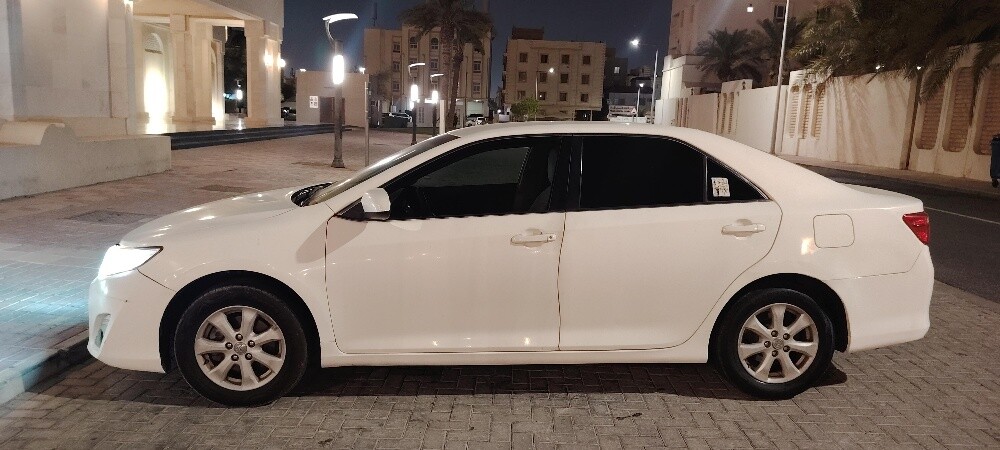 تويوتا كامري ٢٠١٥ نظيفة جدا - 2
