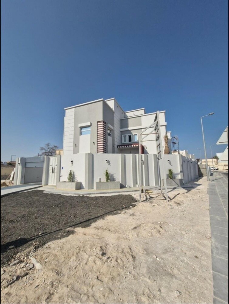 للايجار فيلا في الخور - 1