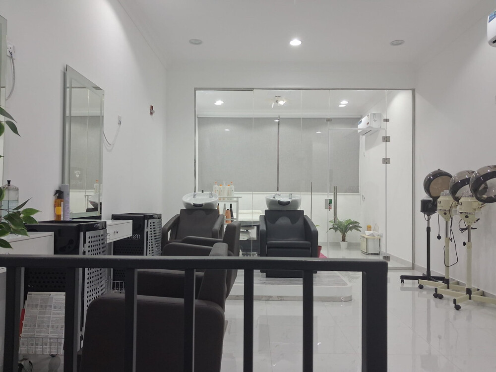 Women's salon and spa for full sale - 3