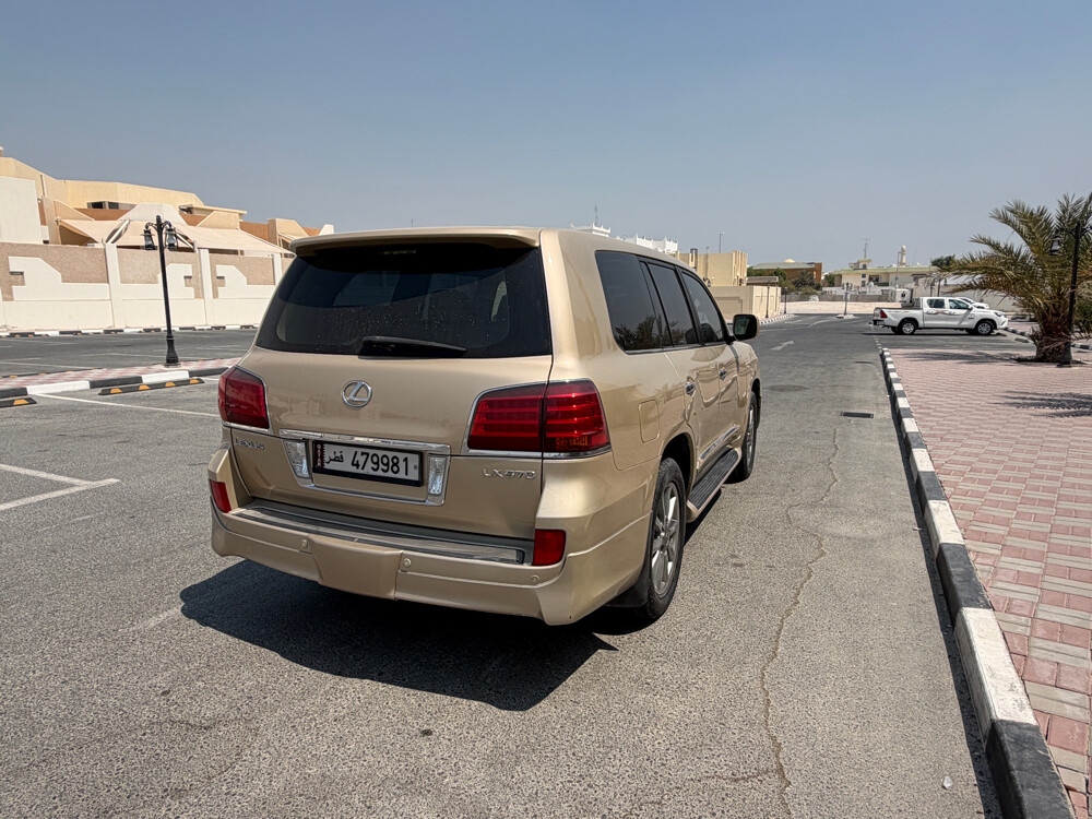 لكزس ال اكس 570 - 11