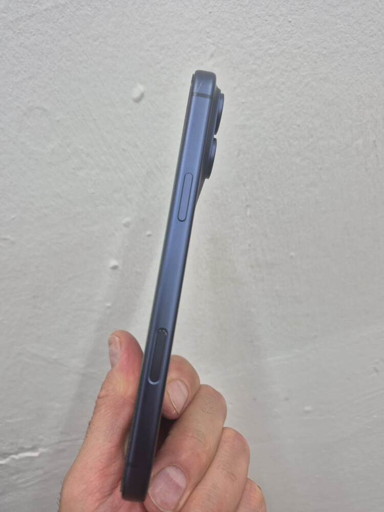 iPhone 17 pro max blue  - 4