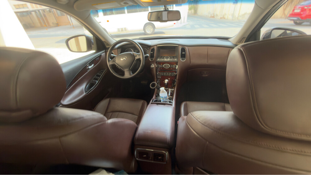 Infiniti QX50 2015 low mileage - 2