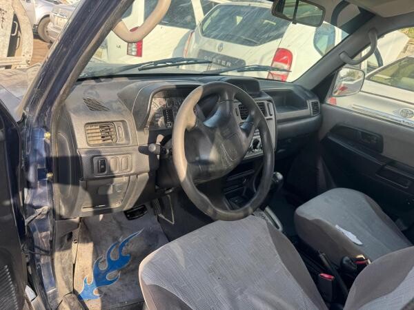 MITSUBISHI PAJERO 2003 - 8