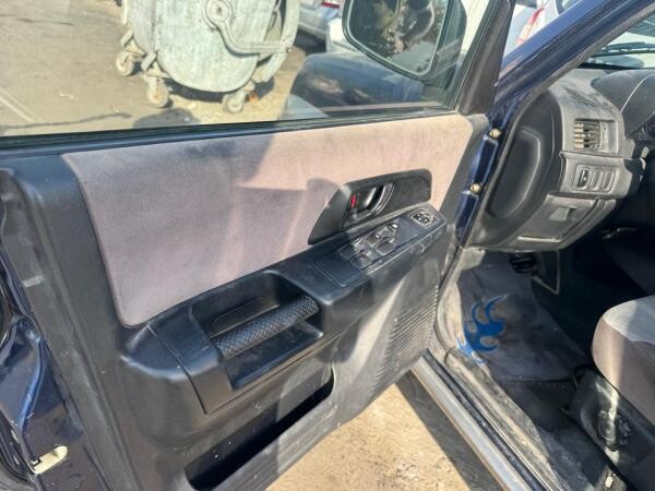 MITSUBISHI PAJERO 2003 - 6