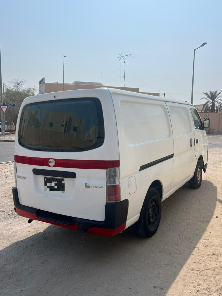Nissan Uruvan 2013 - 2