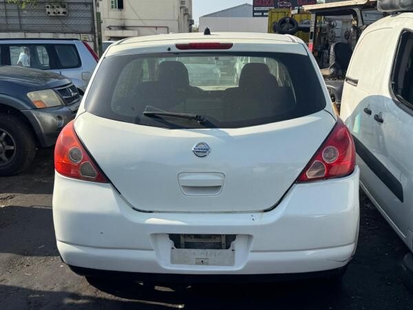 NISSAN TIIDA 2008 - 9