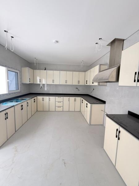 للبيع| فيلا 7غرف | مدينة خليفة - 5