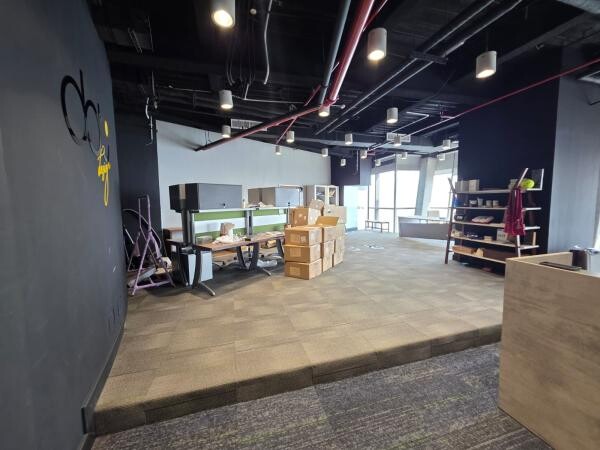 Office for Rent West Bay - 3