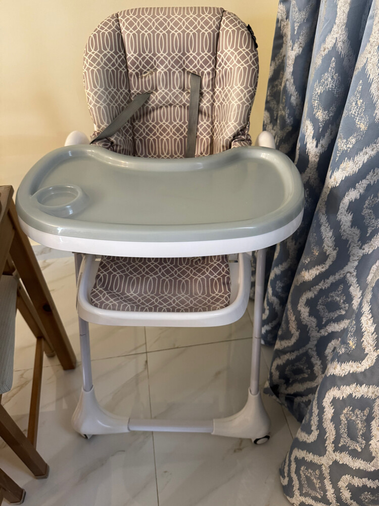 kids highchair  - 1