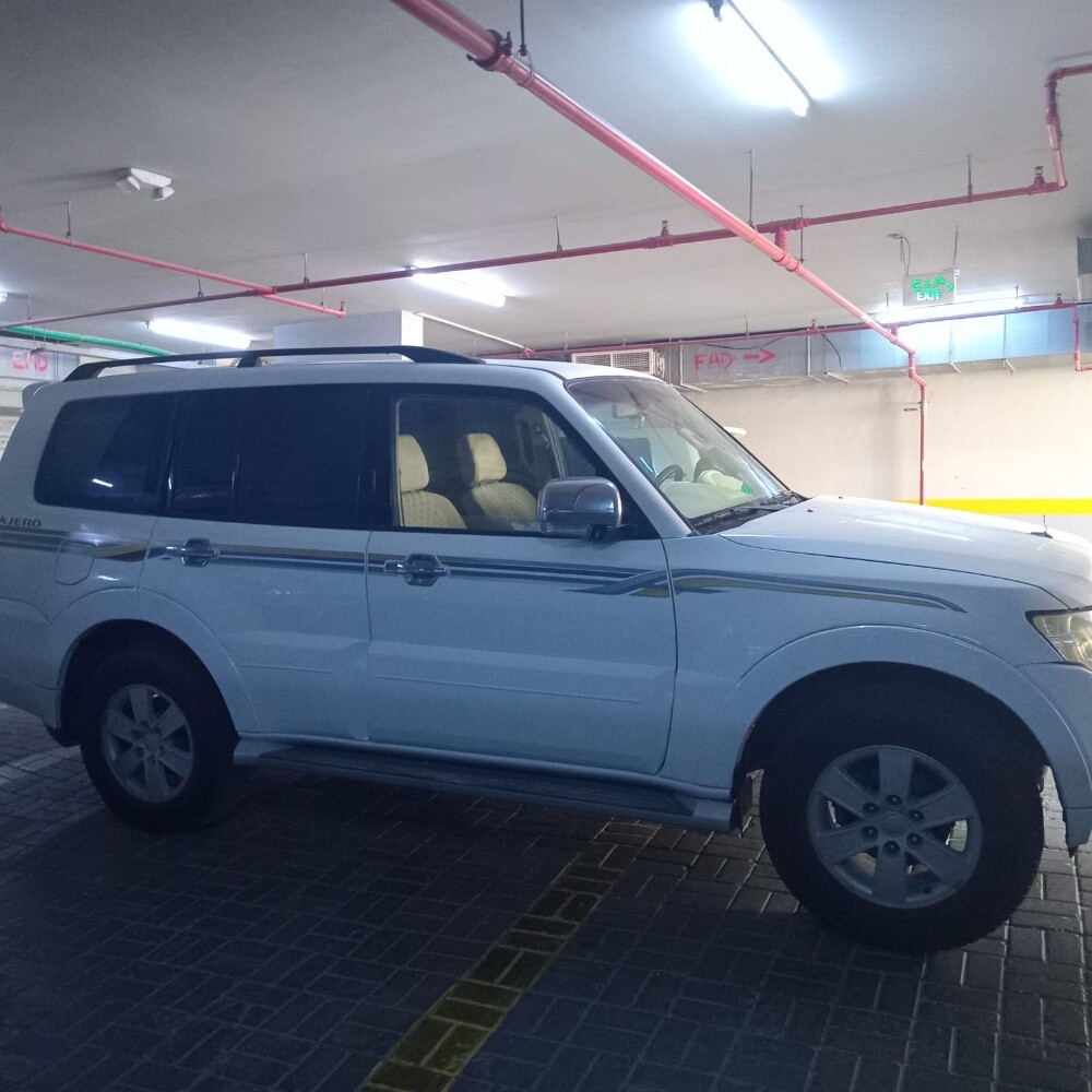 للبيع سيارة نضيفة باجييرو - 5