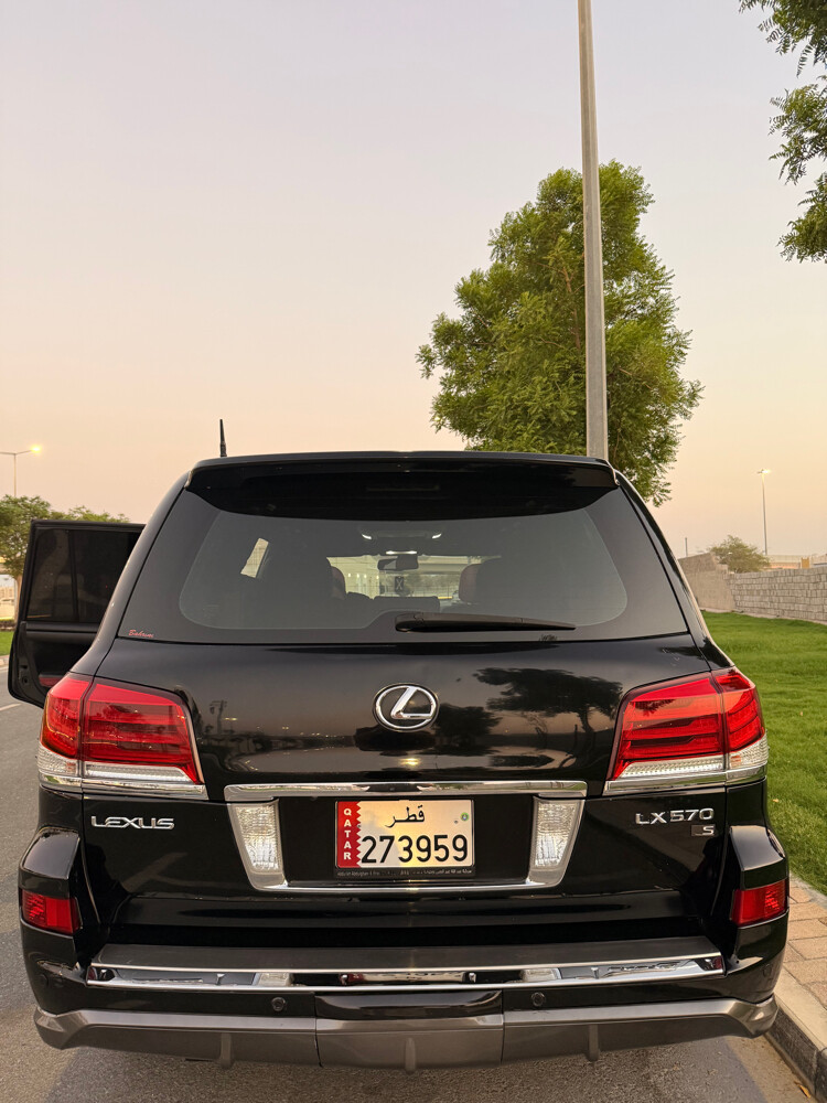 LX570 V8 - 7