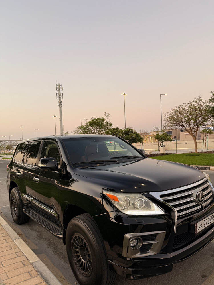 LX570 V8 - 3